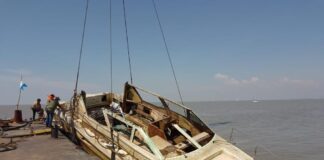 REFLOTAN “GITANO”, EL YATE DE 52 PIES QUE SE HUNDIÓ FRENTE A OLIVOS EN DICIEMBRE