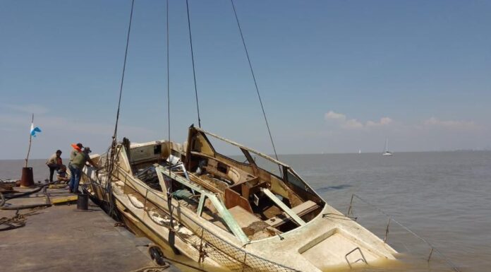 REFLOTAN “GITANO”, EL YATE DE 52 PIES QUE SE HUNDIÓ FRENTE A OLIVOS EN DICIEMBRE