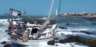 LA HISTORIA DE AMOR DEL HOMBRE QUE ENCALLÓ SU VELERO EN LA PALOMA