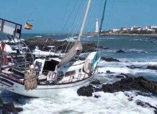 LA HISTORIA DE AMOR DEL HOMBRE QUE ENCALLÓ SU VELERO EN LA PALOMA