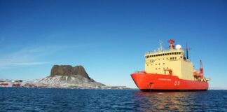 EL “ALMIRANTE IRÍZAR” COMPLETÓ EL REABASTECIMIENTO DE LA BASE ANTÁRTICA CIENTÍFICA CARLINI