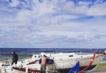 UN VELERO SE SOLTÓ DE SU AMARRA EN MONTEVIDEO, NAVEGÓ A LA DERIVA SIN TRIPULACIÓN UNA SEMANA Y MIRÁ DONDE TERMINÓ