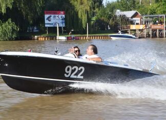 TV – UNA “CHRIS CRAFT” ARGENTINA DE 1950 CON UN POTENTE V8 (VIDEO)