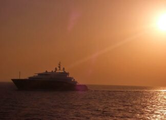 YATE CON CINCO PERSONAS A BORDO DESAPARECE EN EL MAR ROJO