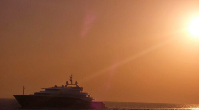 YATE CON CINCO PERSONAS A BORDO DESAPARECE EN EL MAR ROJO