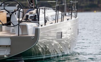 VELEROS – FIRST 44: UN DISEÑO DUAL