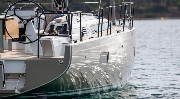 VELEROS – FIRST 44: UN DISEÑO DUAL