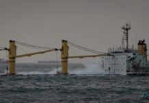 NAUFRAGIO – SE ROMPE EL CASCO DEL GRANELERO OS 35 ACCIDENTADO EN GIBRALTAR