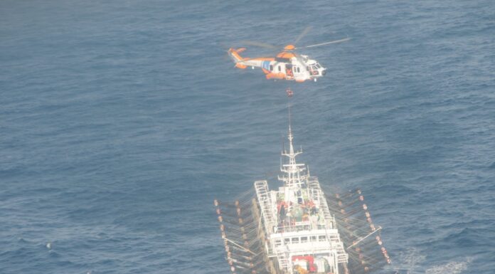 PREFECTURA AEROEVACUÓ A UN TRIPULANTE DE UN BUQUE PESQUERO A 435 KM DE LA COSTA