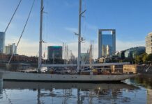 “DOÑA FRANCISCA”, EL SUPER MEGA VELERO DE 52 METROS DEL DUEÑO DE BUQUEBUS ESTÁ AMARRADO EN PUERTO MADERO