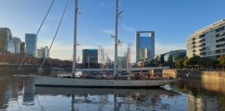 “DOÑA FRANCISCA”, EL SUPER MEGA VELERO DE 52 METROS DEL DUEÑO DE BUQUEBUS ESTÁ AMARRADO EN PUERTO MADERO