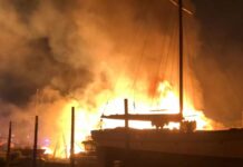 SE INCENDIÓ UN HISTÓRICO ASTILLERO EN BRISTOL Y SE SOSPECHA DE UN SABOTAJE