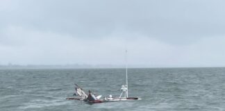 EMBARCACIÓN PESQUERA SE HUNDE TRAS COLISIÓN CON LANCHA “PILOT” EN VIRGINIA