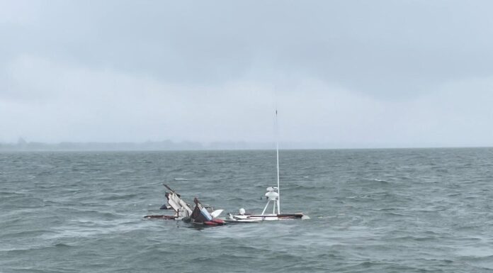 EMBARCACIÓN PESQUERA SE HUNDE TRAS COLISIÓN CON LANCHA “PILOT” EN VIRGINIA