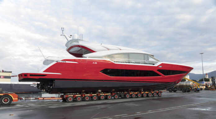 AB YACHTS LANZA EL NUEVO AB100, HULL 196