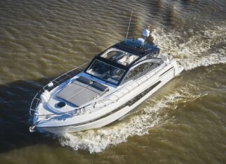 UN HARD TOP DE LUJO, EL KLASE A 52