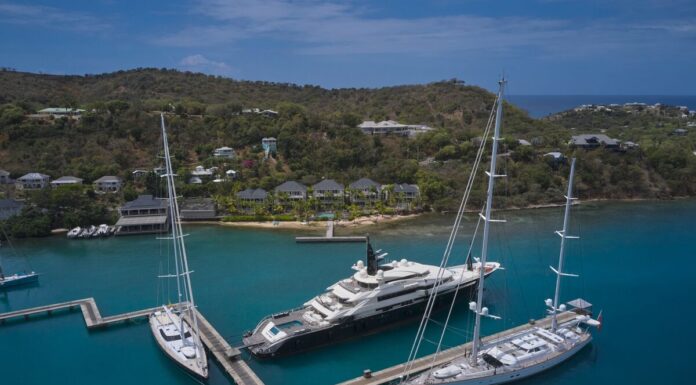 SUPERYATE RUSO SERÁ SUBASTADO DESPUÉS DE QUE SE LEVANTEN LAS SANCIONES