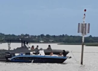 ¿POR QUÉ ESTÁ PROHIBIDO AMARRARSE A UNA BOYA O BALIZA?