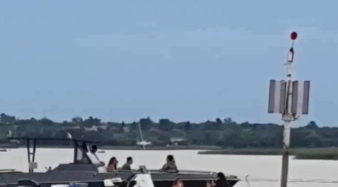 ¿POR QUÉ ESTÁ PROHIBIDO AMARRARSE A UNA BOYA O BALIZA?