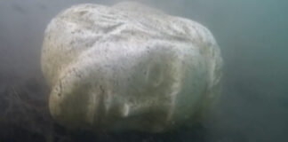 EXTRAORDINARIO HALLAZGO EN ITALIA: LA CABEZA DE UNA ESTATUA QUE PUEDE SER DE LOS LEGENDARIOS BARCOS DE CALÍGULA