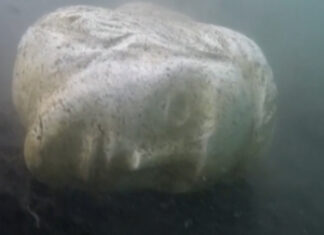 EXTRAORDINARIO HALLAZGO EN ITALIA: LA CABEZA DE UNA ESTATUA QUE PUEDE SER DE LOS LEGENDARIOS BARCOS DE CALÍGULA