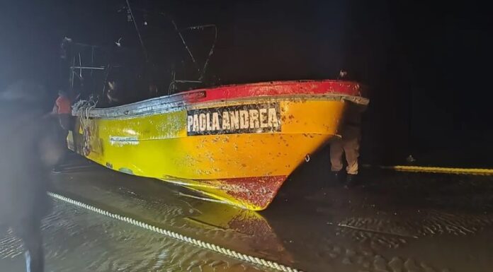 ENCONTRARON UNA LANCHA QUE HABÍA NAUFRAGADO HACE CINCO MESES