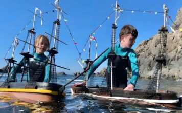 SON HERMANOS, ESTÁN MOTIVADOS Y QUIEREN CIRCUNNAVEGAR LA ANTÁRTIDA CON ESTOS DOS PEQUEÑOS BARCOS A ESCALA