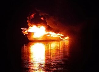 SE INCENDIÓ Y HUNDIÓ ANOCHE UN BARCO EN EL CANAL DEL ESTE