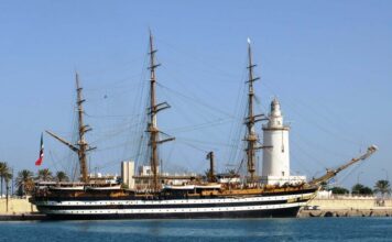 EL AMÉRICO VESPUCCI EMPRENDE LA VUELTA AL MUNDO