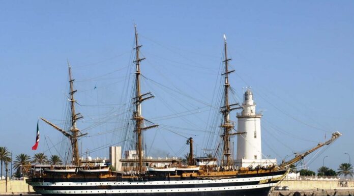 EL AMÉRICO VESPUCCI EMPRENDE LA VUELTA AL MUNDO