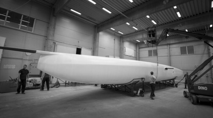 EL VELERO IMOCA 60 A HIDRÓGENO ENTRA EN LA FASE FINAL DE CONSTRUCCIÓN