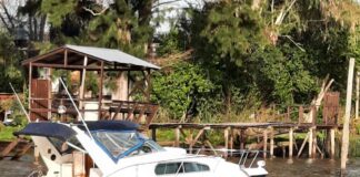 EL AGUA TAPO UN SPORT CRUISER EN EL RÍO SARMIENTO