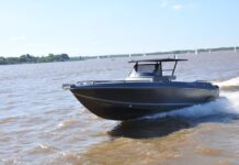 TV – HOY EN ESLORAS UNA AUTÉNTICA OFF SHORE, LA MEDITERRANEAN 380 CONSOLA CENTRAL