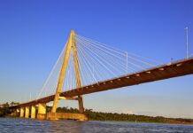 PUENTE INTERNACIONAL – PARAGUAY ANALIZA HABILITAR BALSAS Y LANCHAS PARA AGILIZAR EL CRUCE HACIA POSADAS