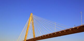 PUENTE INTERNACIONAL – PARAGUAY ANALIZA HABILITAR BALSAS Y LANCHAS PARA AGILIZAR EL CRUCE HACIA POSADAS