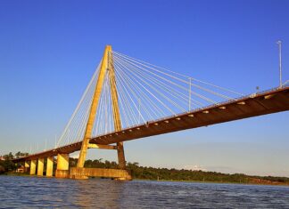 PUENTE INTERNACIONAL – PARAGUAY ANALIZA HABILITAR BALSAS Y LANCHAS PARA AGILIZAR EL CRUCE HACIA POSADAS