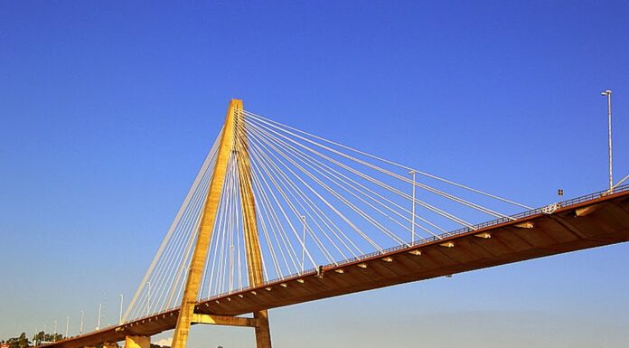 PUENTE INTERNACIONAL – PARAGUAY ANALIZA HABILITAR BALSAS Y LANCHAS PARA AGILIZAR EL CRUCE HACIA POSADAS