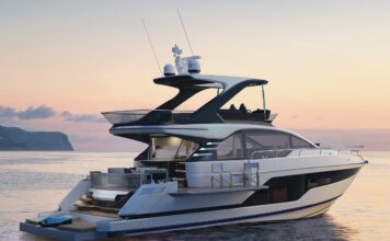 FAIRLINE REALIZA EL DEBUT MUNDIAL DEL SQUADRON 58