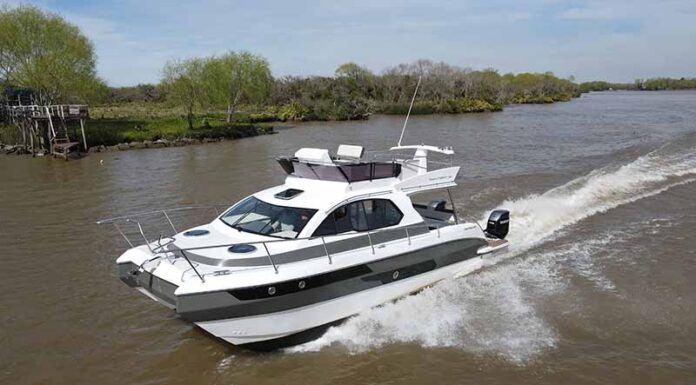 TV – HOY EN ESLORAS UN CATAMARÁN ARGENTINO, EL CAT 1100 DE NAUTIGLASS
