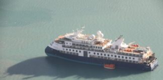EL CRUCERO DE EXPEDICIÓN “OCEAN EXPLORER” ENCALLÓ EN GROENLANDIA