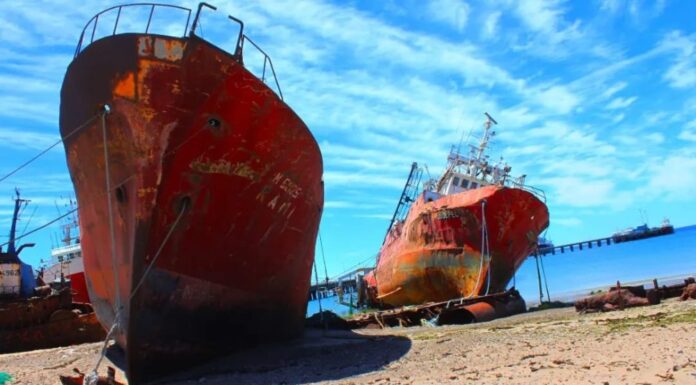 AVANZA CON ÉXITO EL PLAN DE REMOCIÓN DE BARCOS VARADOS EN PUERTO MADRYN