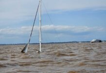 LA ARMADA URUGUAYA RESCATÓ A 12 ARGENTINOS DEL VELERO “CARPE DIEM” QUE SE HUNDIÓ EN EL RÍO DE LA PLATA