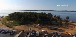 POSADAS – BUSCAN RECUPERAR LA ARENA PERDIDA DE LA ISLA DEL MEDIO POR LA SUBA DEL PARANÁ