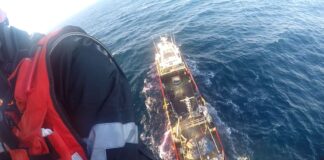 EMERGENCIA EN EL MAR: PREFECTURA AEROEVACUÓ DE URGENCIA AL TRIPULANTE DE UN PESQUERO