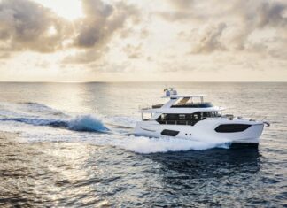 ABSOLUTE NAVETTA 70: EL ENCANTO DE UN YATE COMPLETAMENTE NUEVO