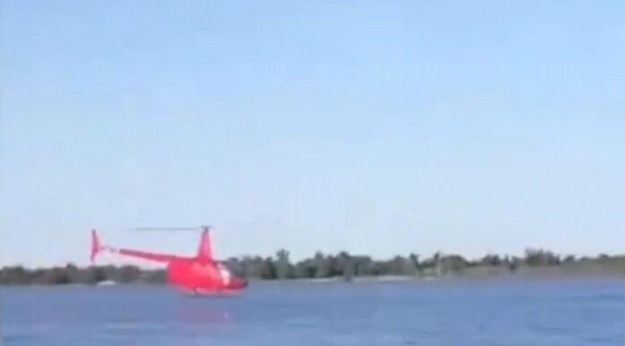 (VIDEO) – UN HELICÓPTERO CAYÓ AL RÍO PARANÁ: LO PILOTEABA UN EMPRESARIO Y EX PILOTO DE TC QUE MURIÓ EN EL IMPACTO