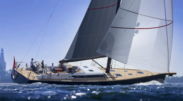 ASÍ ES EL INTERIOR DE UN YATE DE LUJO DISEÑADO AL DETALLE POR BENTLEY
