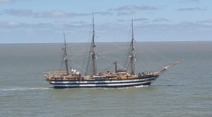 EL AMERICO VESPUCCI LLEGÓ A LA PLATA DONDE SERÁ REPARADO EN EL ASTILLERO RÍO SANTIAGO