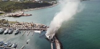 SE CALCINAN 4 YATES EN UN INCENDIO EN LA “MARINA PALMIRA” DE MÉXICO