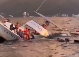 YATE SE HUNDE EN PUERTO VALLARTA: RESCATAN A PASAJEROS Y TRIPULACIÓN (VIDEO)
